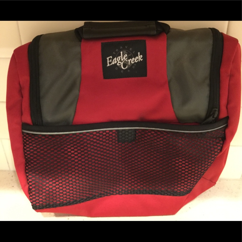 Toiletry travel bag